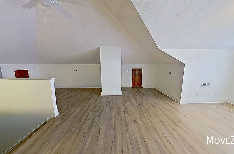 209 E Peace St #C — Photo 15