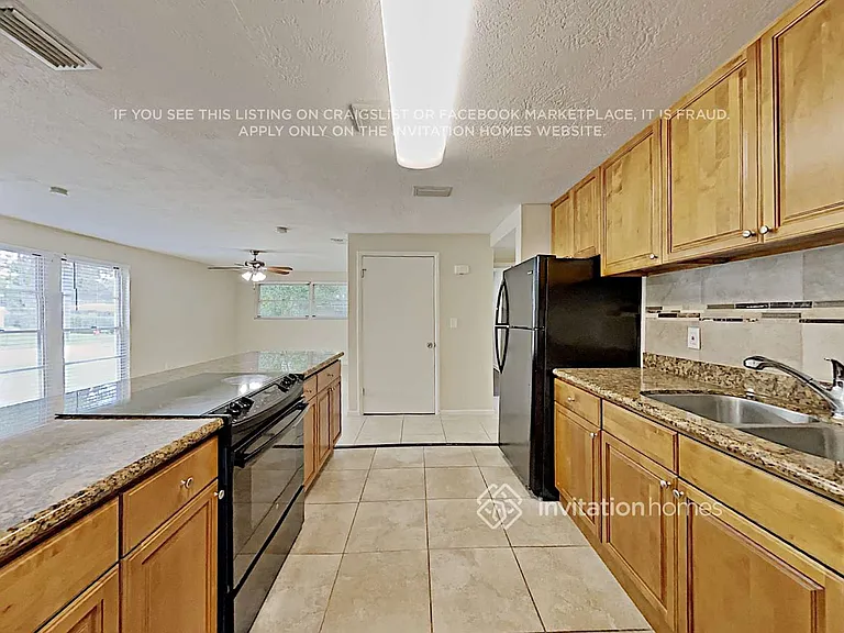 207 Redwood Ave — Photo 9