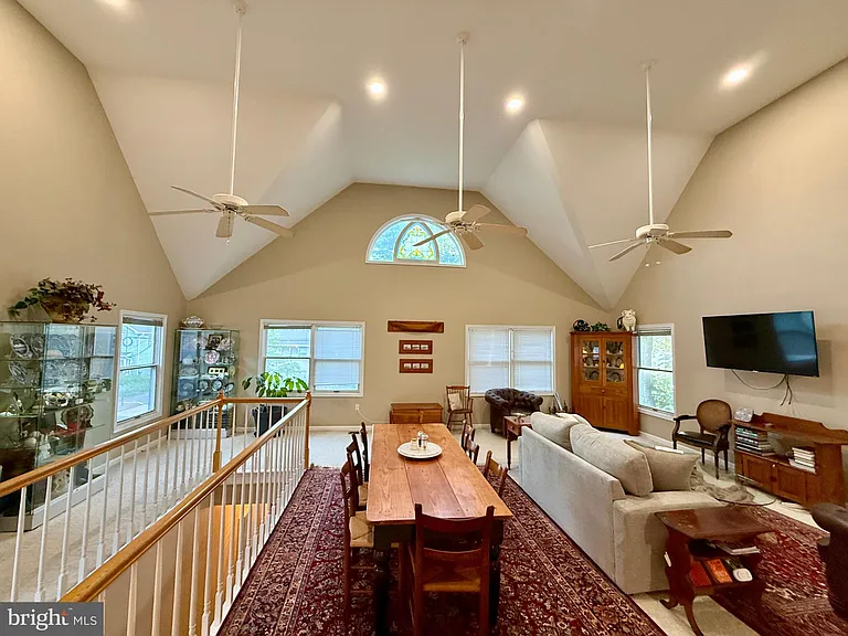 110 Annapolis St #A — Photo 4