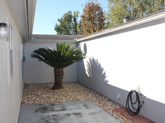 3rd image of 1057 Sunmeadow Dr.