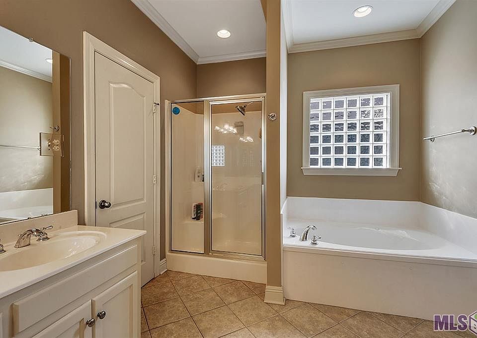 2nd image of 10340 W Springwind Ct