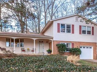10439 Collingham Dr, Fairfax, VA 22032