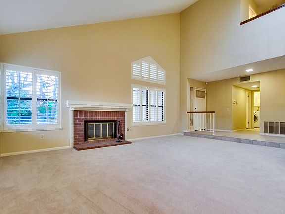 3rd image of 4989 Alejo St