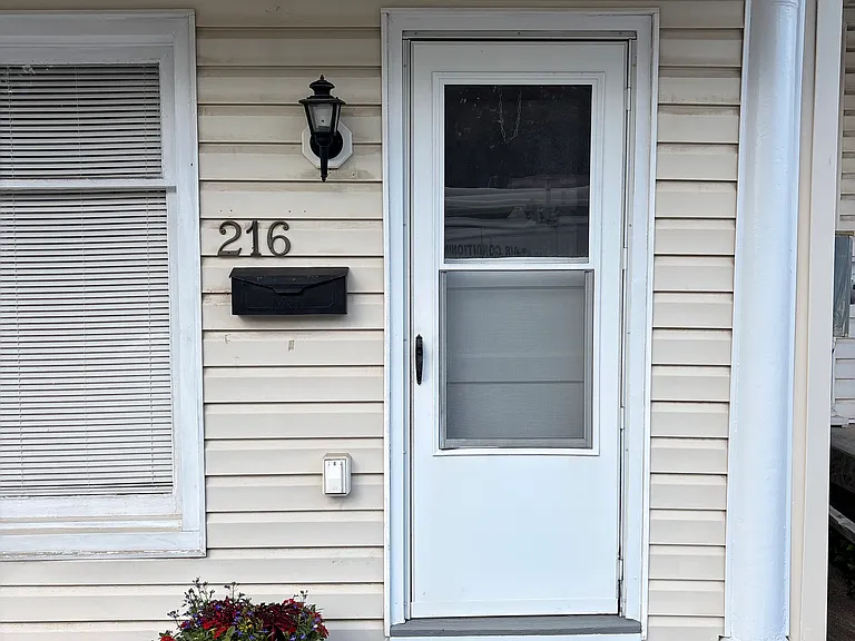 216 E Main St — Photo 23