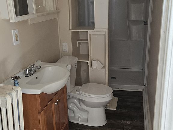 5th image of 18 Jefferson Ave #2