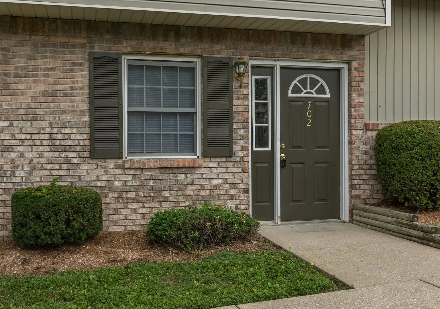 702 Sherwood Hills Dr. — Photo 2