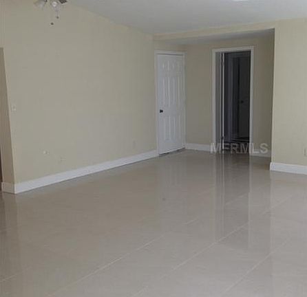 5th image of 1103 Narcissus Ln