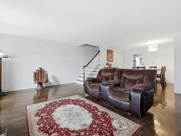 3617 Lincoln Terrace image 7 of 30