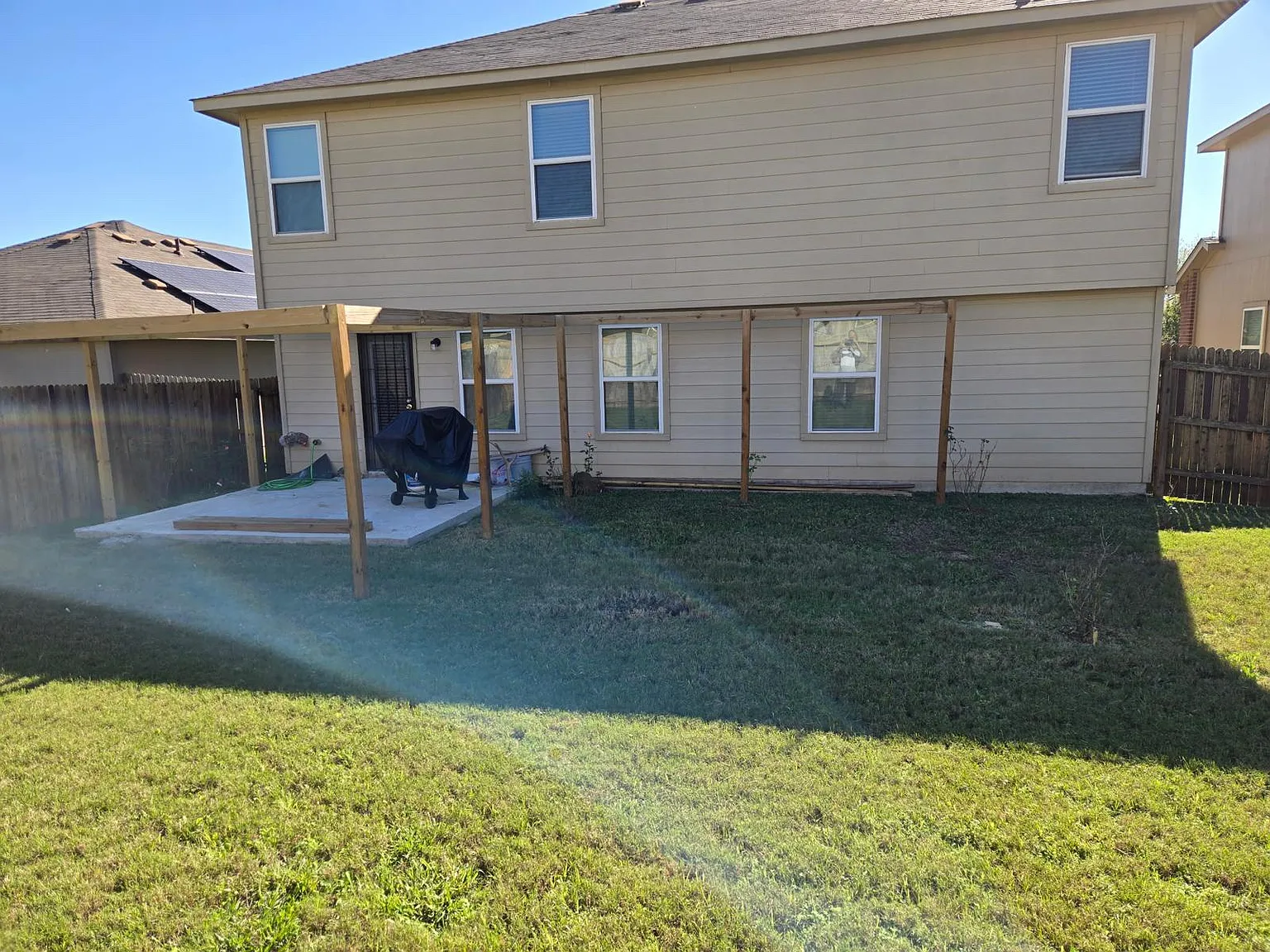 1556 Gateshead Dr — Photo 2