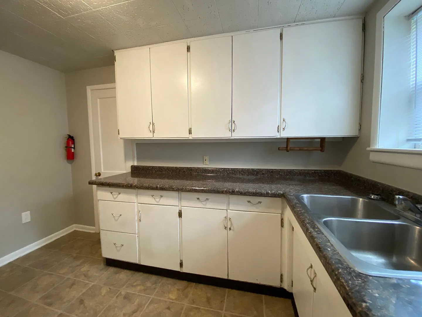 1413-13 — Photo 2