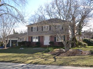 1 Briarfield Rd, Barrington, RI 02806