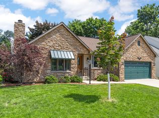 1600 Hidden Hollow Ln NW, Cedar Rapids, IA 52405