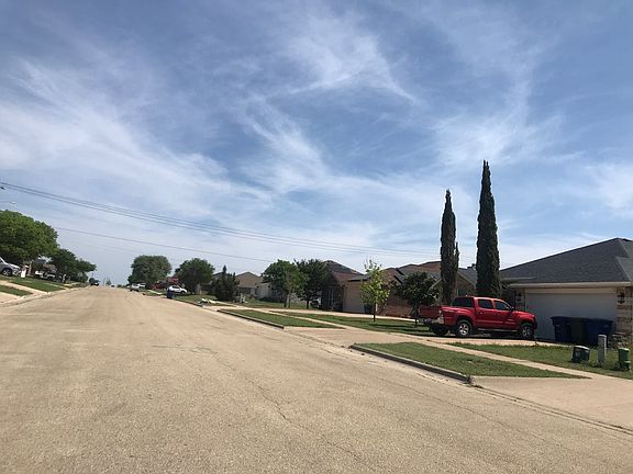 4th image of 2207 Gail Dr