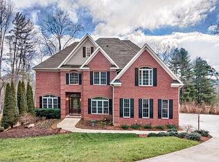 27 Manningfield Dr, Fletcher, NC 28732