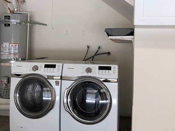 5th image of 1245 E California Ave