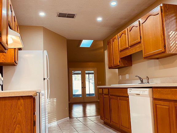 Nice bright kitchen