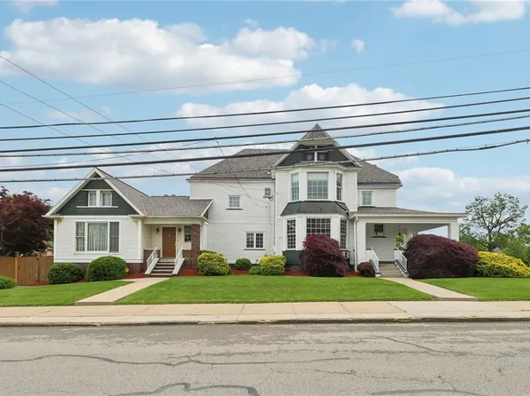 134 4th St, Ellwood City, PA 16117