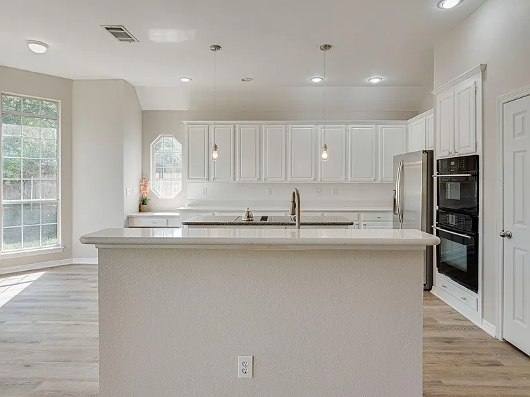 145 Hearthwood Dr — Photo 8