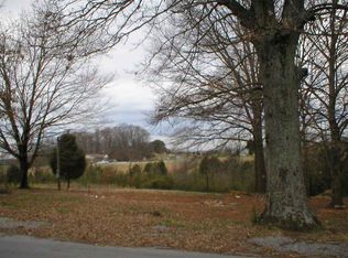 31 Melrose Ave, Englewood, TN 37329