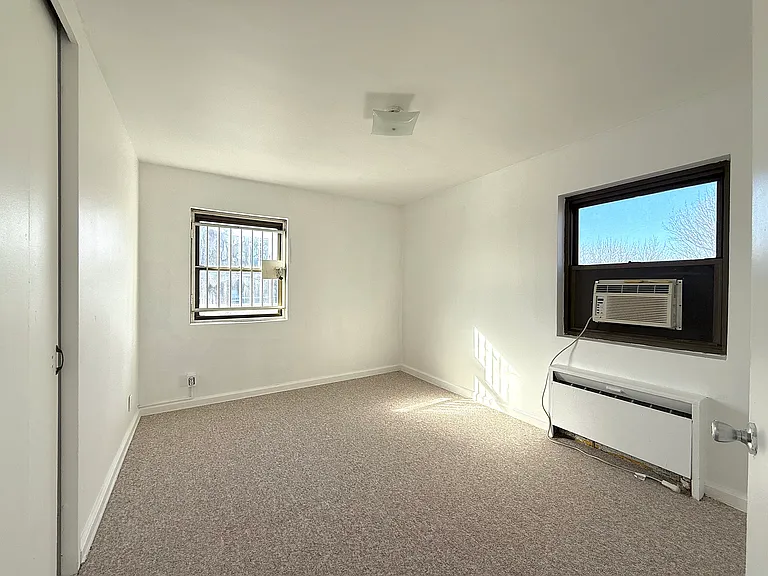 3031 Edwin Ave #5C — Photo 8