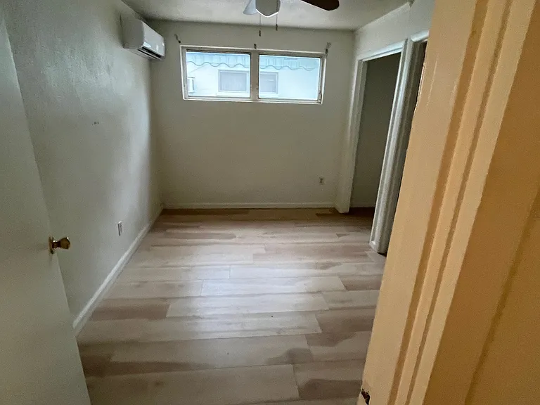 60 Yacht Club Dr NE #10 — Photo 9