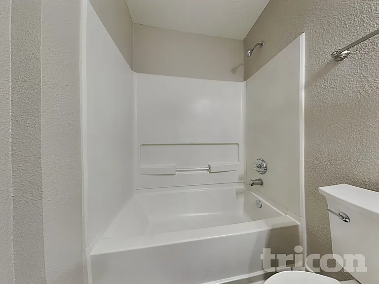 8039 Retreat Ln — Photo 14