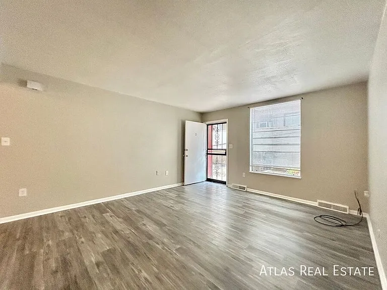 331 N Columbine St #D — Photo 5