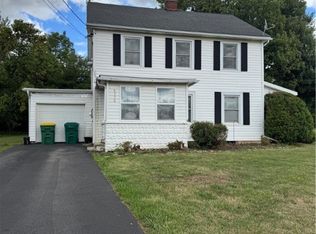 6773 Akron Rd, Lockport, NY 14094