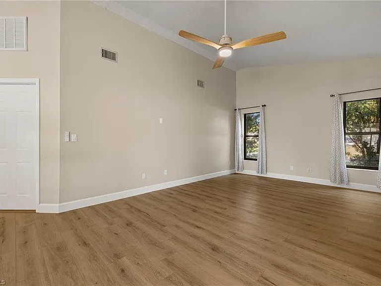 194 Wickliffe Dr — Photo 9