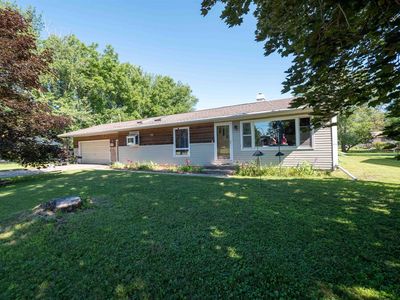606 E Wisconsin St, Weyauwega, WI, 54983