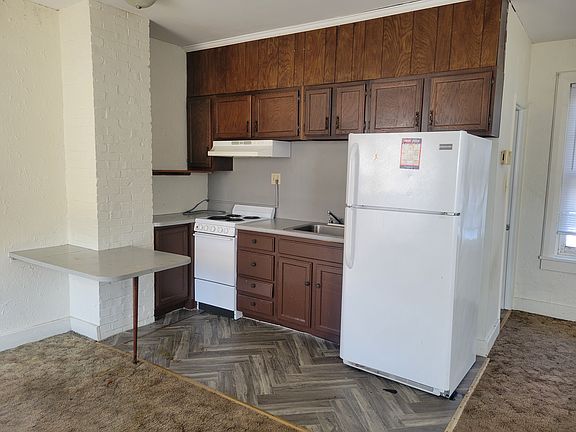 4th image of 206 Main St #4