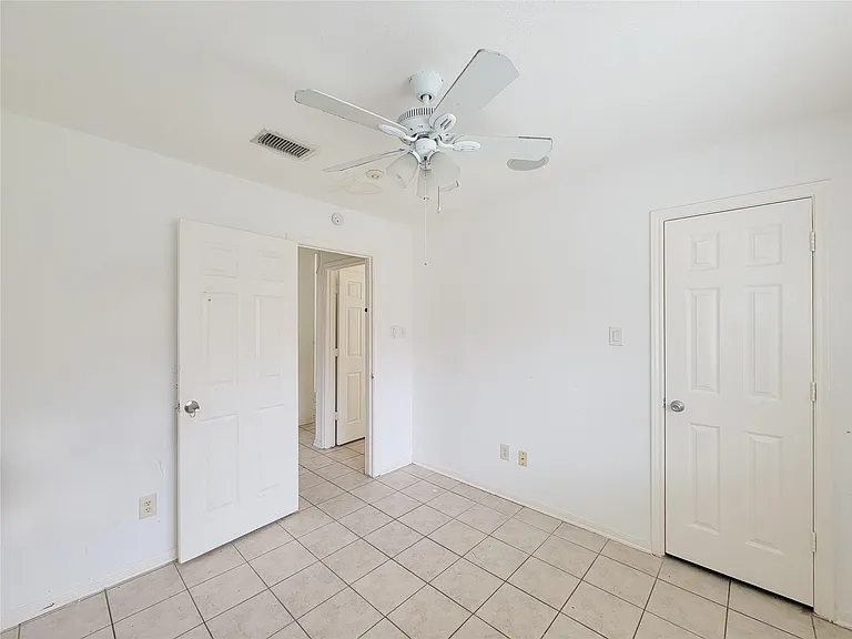 16006 Hiram Clarke Rd — Photo 18