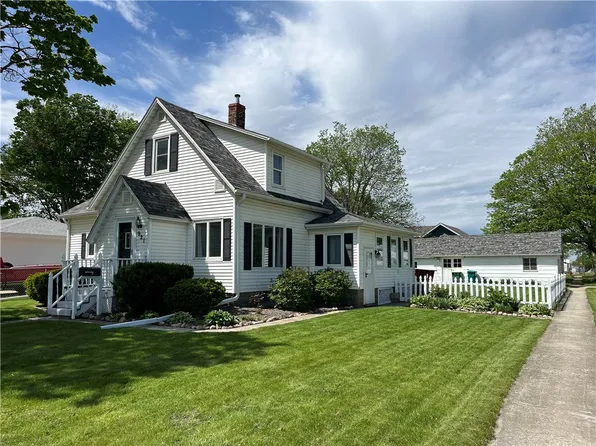 921 E Court Ave, Winterset, IA 50273