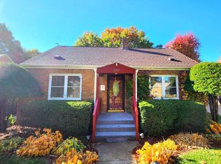 2003 Oregon Ave, Rockford, IL 61108