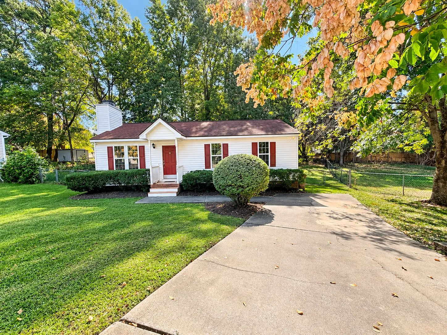 3 bed, 980 sqft, $2,494 — Photo 3