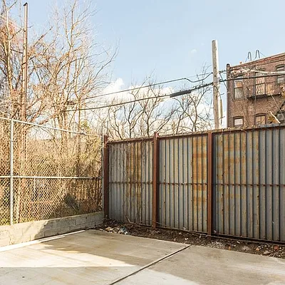 Rented by Nooklyn NYC LLC | media 25