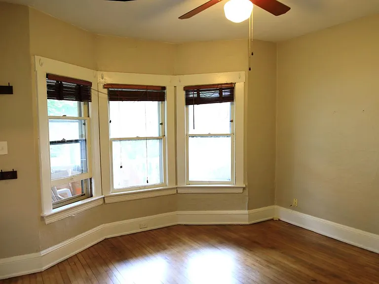 1323 Beach Ave #1 — Photo 13