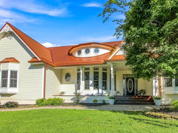 286 Bobcat Trl, Caryville, TN 37714