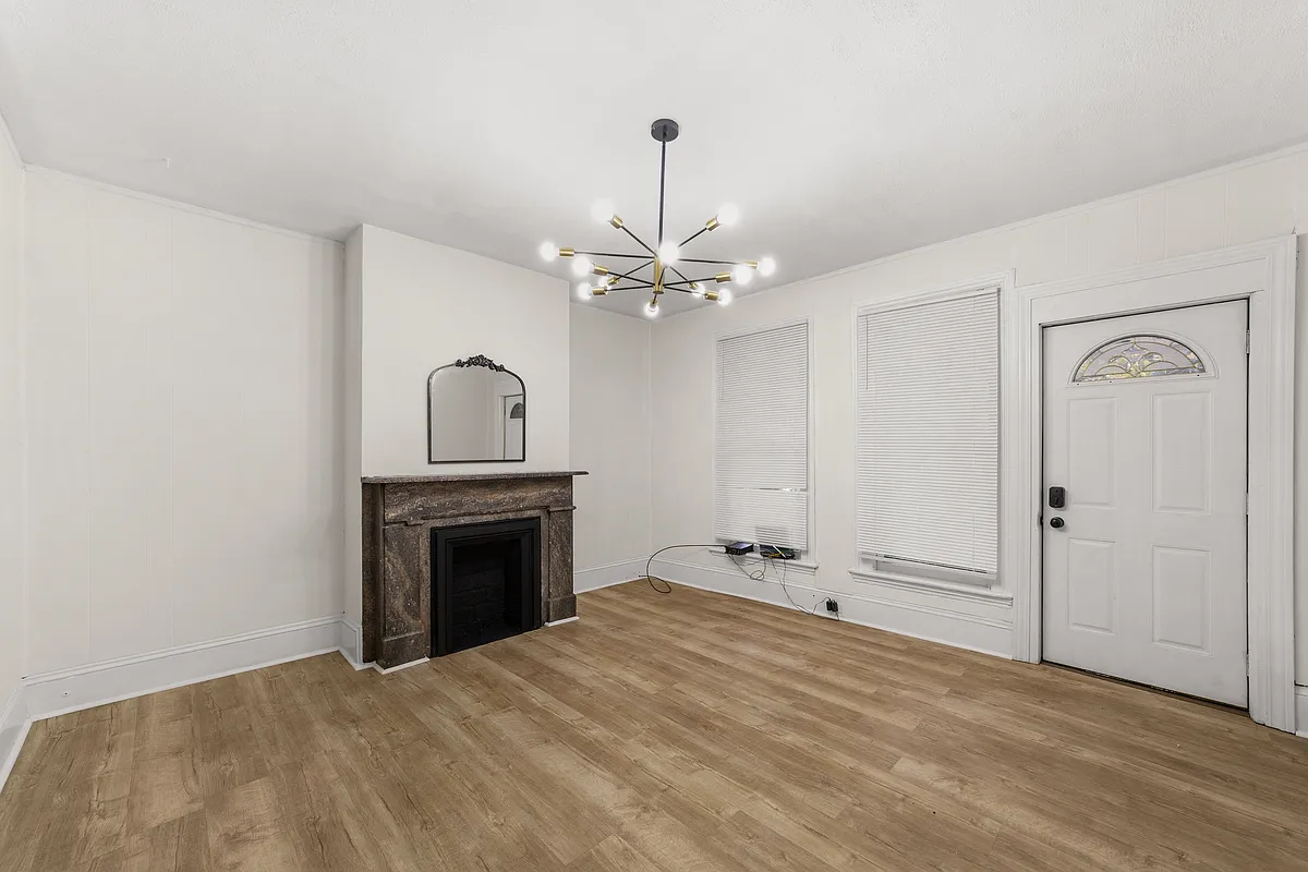 Building Photo - 1863 W 48th St #DWN