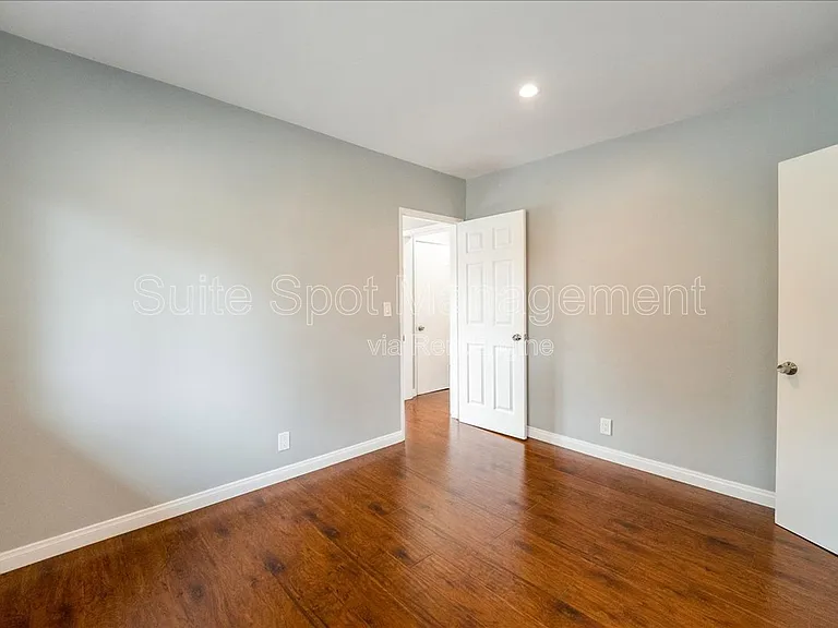 1711 Delaware Ave #5 — Photo 11