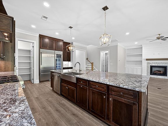 5th image of 538 Dreher Locks Rd