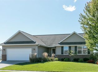930 Fox Valley Dr, North Liberty, IA 52317