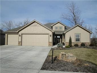 1st image of 2916 Somerset Dr