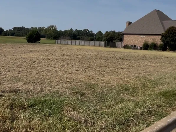 167 Ashley Dr, Tuscumbia, AL 35674