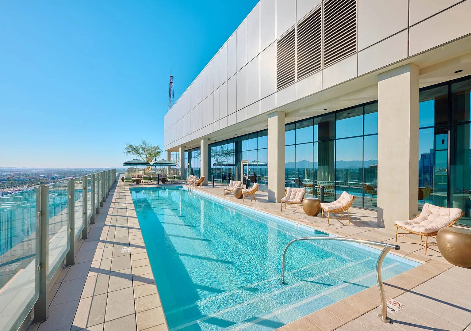 Sol Modern — Photo 2