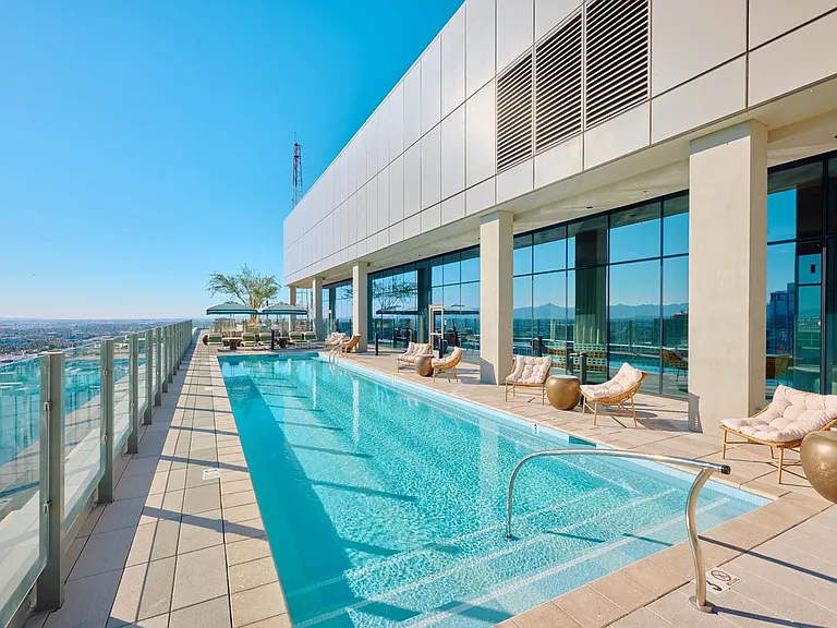 Sol Modern Phoenix Apartments Pool