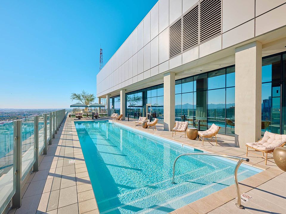 Sol Modern Phoenix Apartments Pool