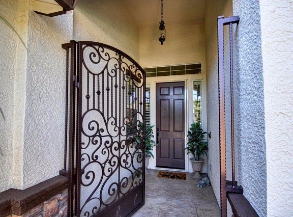 4th image of 2041 Dorrington Dr