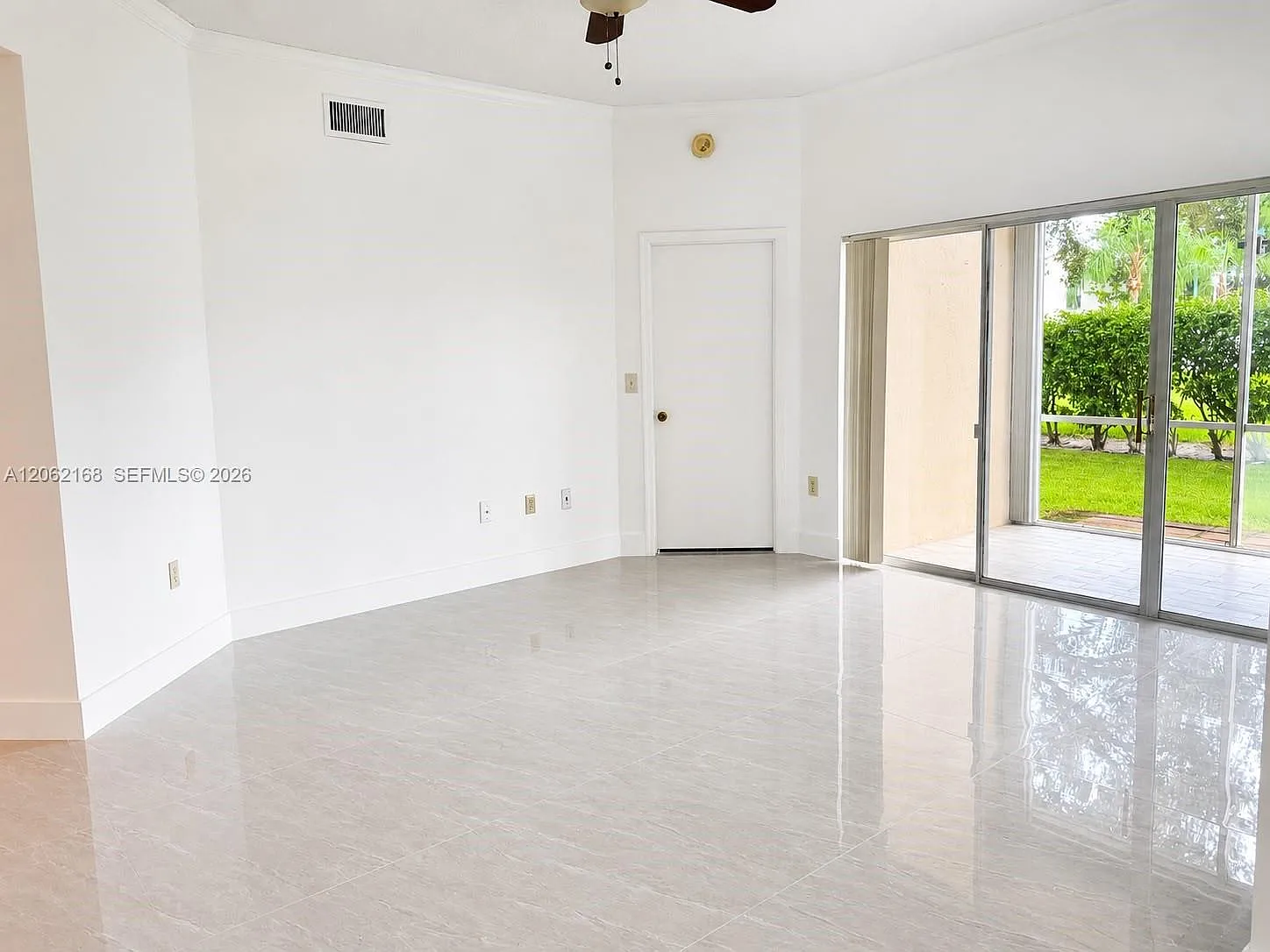 California Courts Condo — Photo 4