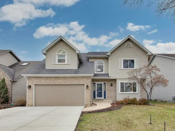 512 Blackhawk Dr, Westmont, IL 60559
